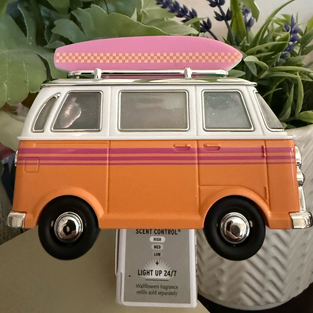 ๐๐ BATH & BODY WORKS LIMITED EDITION โSURF VANโ WALLFLOWERS NIGHTLIGHT. NEW! - Picture 2 of 10